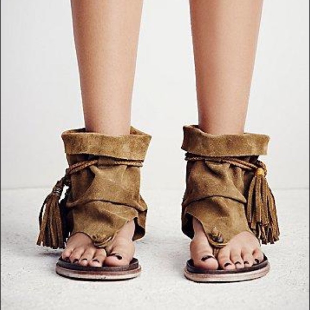 Free People- Suede Marlo Boots